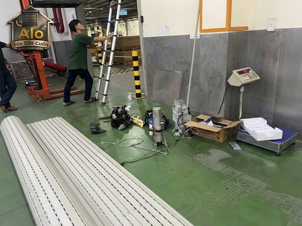 nguyên nhân cửa cuốn không lên