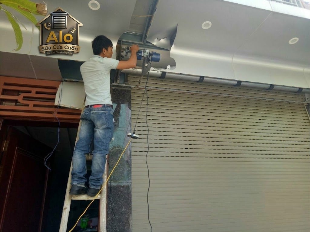 cửa cuốn bị giật khi lên xuống