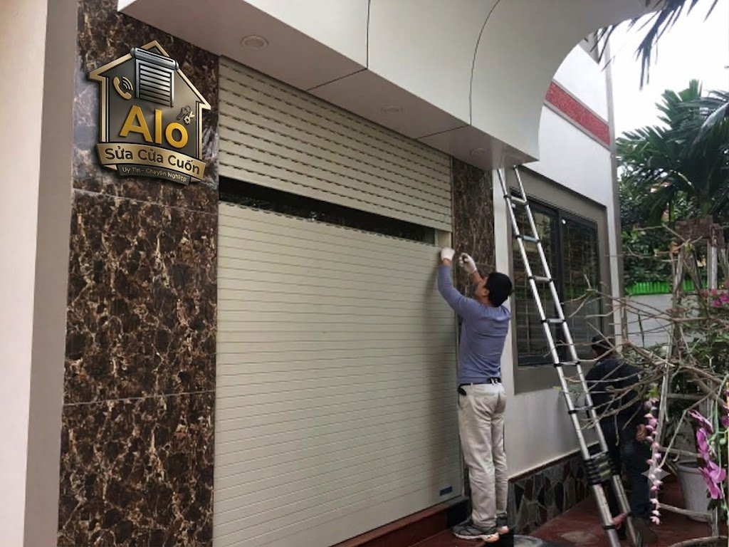 đội ngũ kỹ thuật cứu hộ và sửa chữa cửa cuốn ngoài giờ túc trực 24/7 tại khu vực thành phố Thủ Đức