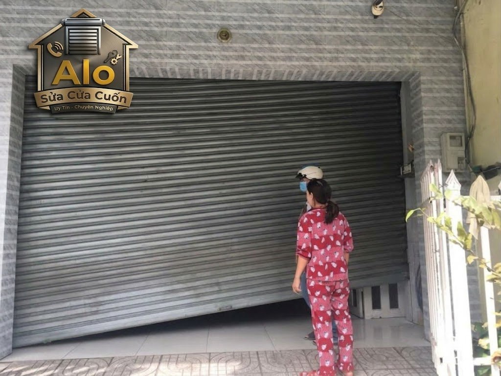 Các bước xử lý an toàn sau khi ngắt dừng vận hành cửa cuốn Quy trình 5 bước xử lý an toàn khẩn cấp sau khi dừng sử dụng cửa cuốn